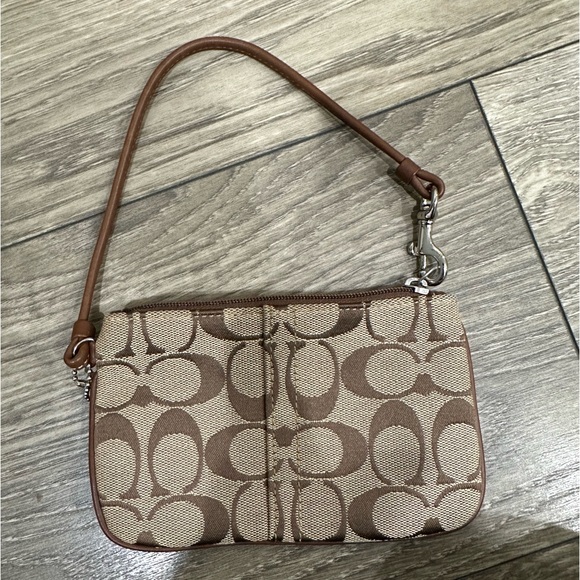 👜👜Vintage Coach Wristlet - Signature C Print Pattern - Picture 3 of 7